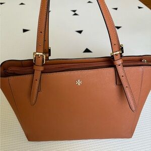 Tory Burch Tan Logo-Accent Shoulder Bag